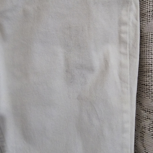 🌴 5/$13 No Boundaries NWT White Jeans *Flawed* - Picture 3 of 5
